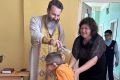 В специальной школе-интернате для слабослышащих детей