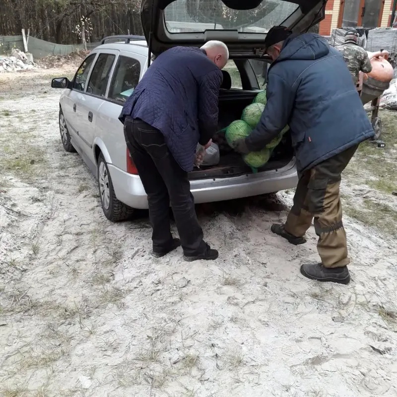 Продолжается осенняя акция по помощи семья находящимся в тяжёлых условиях, первая очередь помощи была адресована инвалидам колясочникам, вторая семьям воспитывающим детей инвалидов, о третьей напишем несколько позже.Продолжается осенняя акция по помощи семья находящимся в тяжёлых условиях