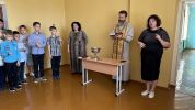 В специальной школе-интернате для слабослышащих детей